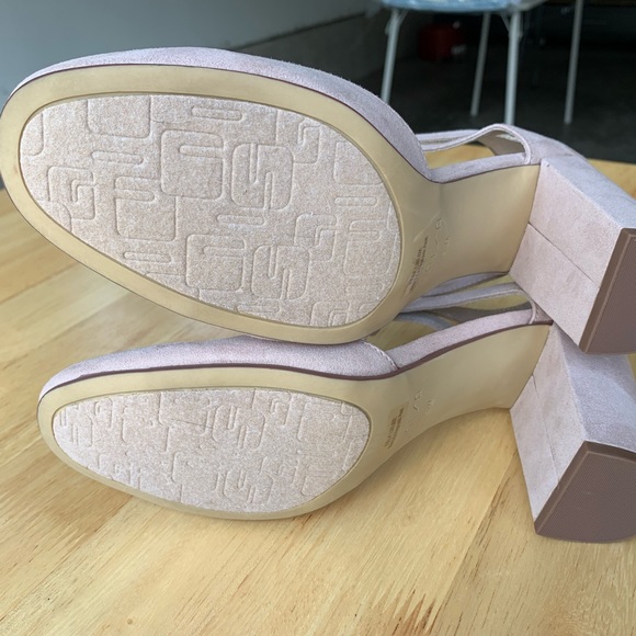 Unisa Tan Blush Micro Suede Ankle Strap Heel, 9.5 NEW - Picture 3 of 5